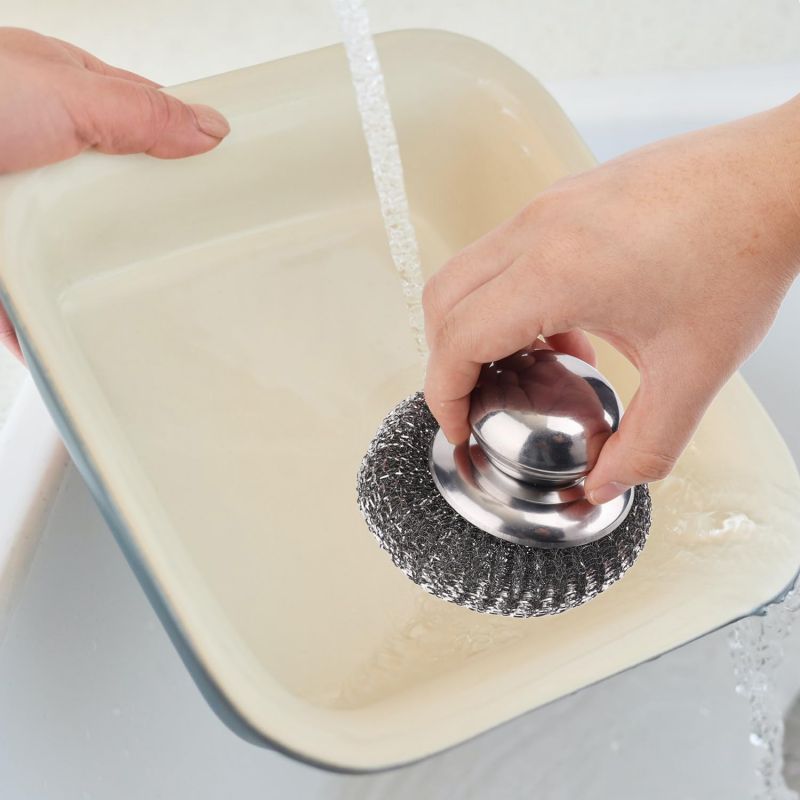 Is het beter om een ​​auto te wassen met een spons of doek?